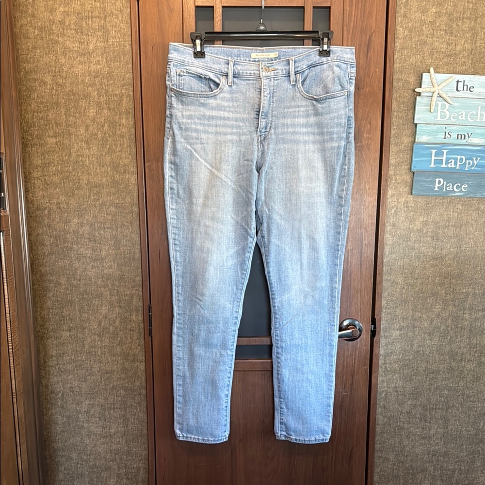 Levi’s 311 Shaping Skinny Jeans